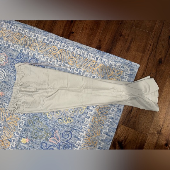 Standard Cloth Split Hem Trouser
UO - Picture 4 of 8